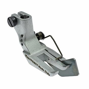 Piedino Posteriore con Guida Mobile Destra a 7 mm ADLER 467, 767, 867, LU-2200N # 867PGM07 (Made in Italy)