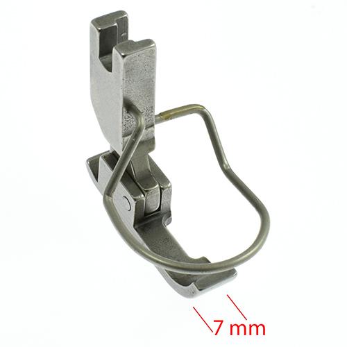 Piedino Destro 7 mm, Trasporto Punta Ago per Cerniere con Salvadito PFAFF 461, DURKOPP 272 # P36-NF (0272 006854) (Made in Italy)