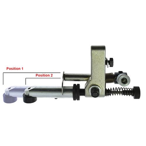 Guia Ajustável de 2 Posições com Rolo de 14 mm, Adequada para Guias NS/128 e NS/130-00 DURKOPP, PFAFF # 6765 (Made in Italy)